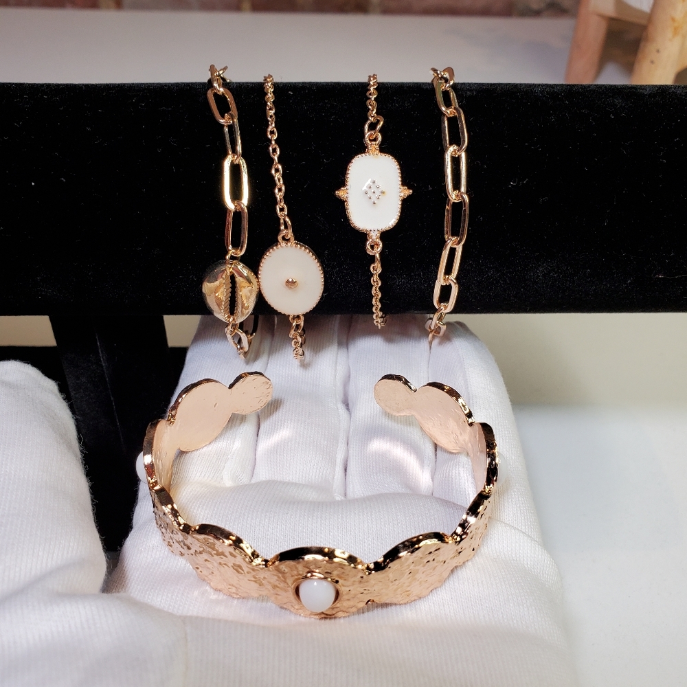 Bracelet set gold tone